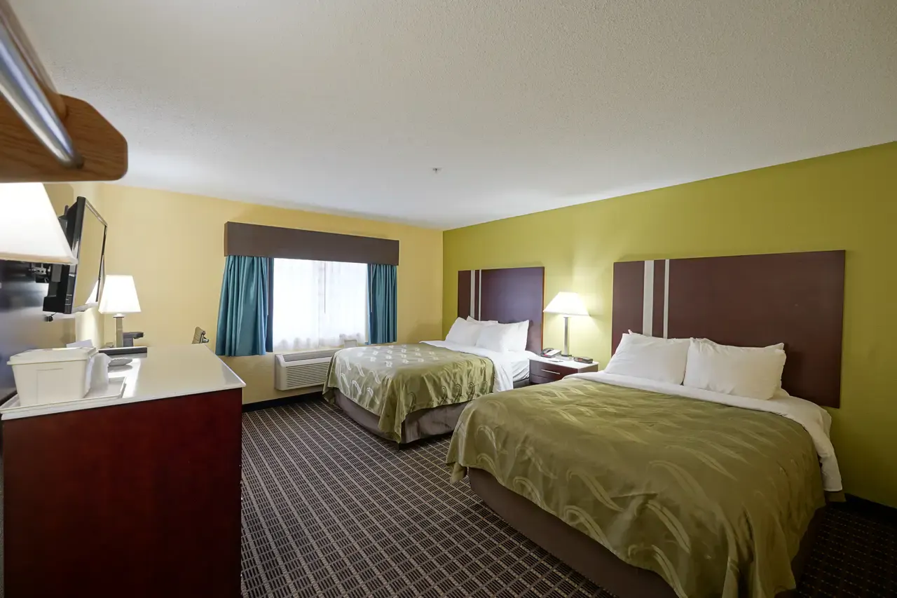 2 Queen Room